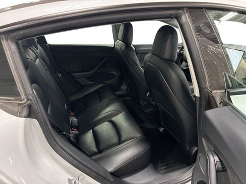 Certified 2022 Tesla Model 3 Long Range AWD/4WD image 11