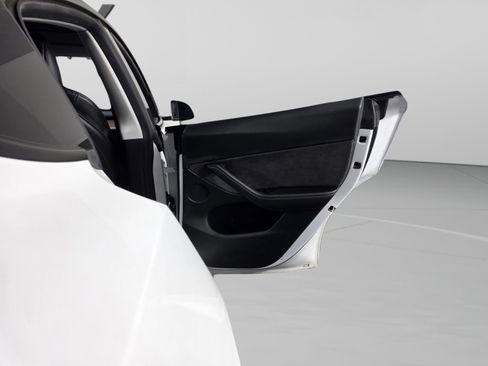 Used 2023 Tesla Model Y Long Range image 26