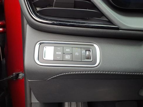 Used 2025 Buick Enclave Avenir w/ Super Cruise Package image 13