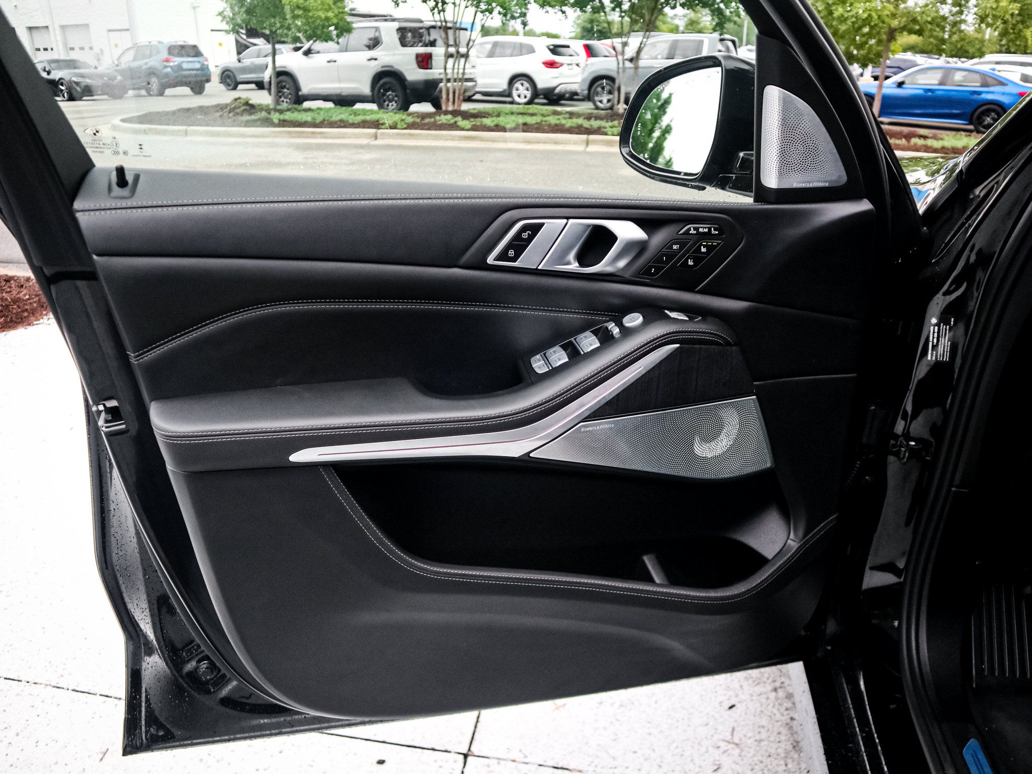 Used 2025 BMW ALPINA XB7 AWD/4WD image 14