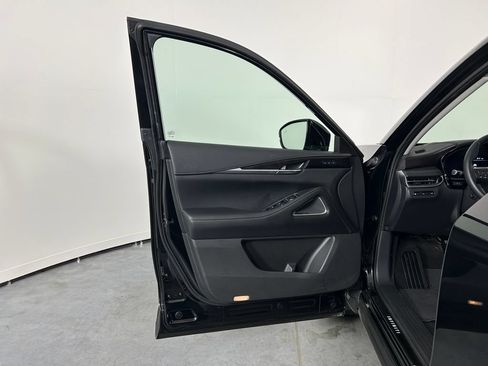 Used 2023 INFINITI QX60 Sensory w/ Vision Package AWD/4WD image 14