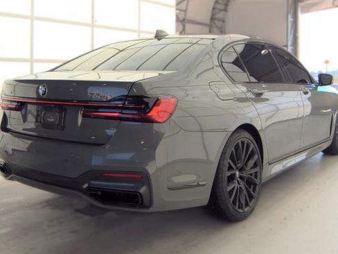 Used 2021 BMW 750i xDrive w/ Executive Package AWD/4WD image 3