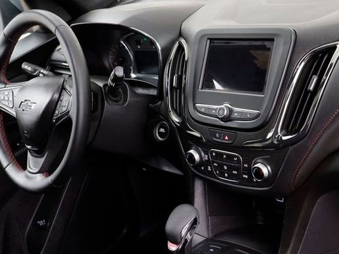 Used 2023 Chevrolet Equinox RS image 22