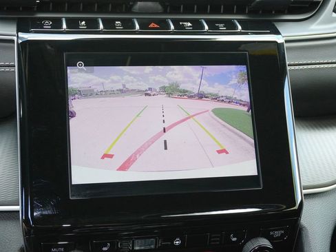 Used 2025 Jeep Grand Cherokee L Altitude AWD/4WD image 14