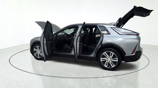 Used 2024 Cadillac Lyriq Tech w/ Driver Assist Package AWD/4WD image 15