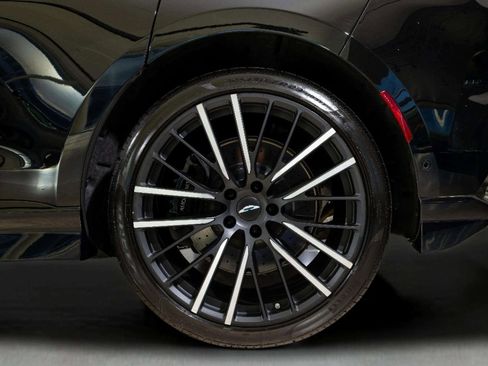 Used 2025 Aston Martin DBX 707 image 9