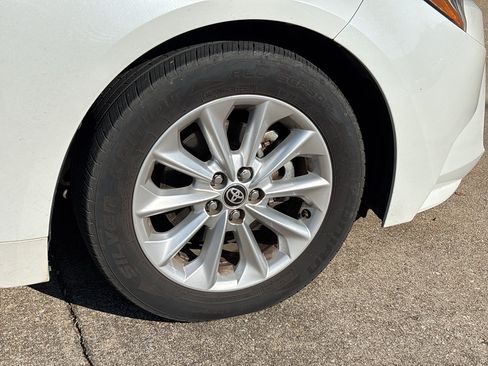 Used 2020 Toyota Corolla XLE FWD image 10