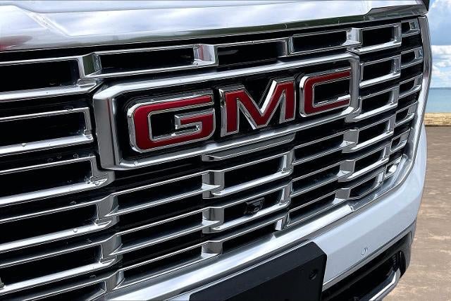 Used 2026 GMC Yukon Denali w/ Denali Reserve Package AWD/4WD image 33