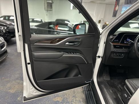 Used 2023 Cadillac Escalade Premium Luxury w/ Performance Package AWD/4WD image 11