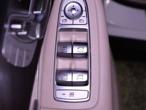 Used 2019 Mercedes-Benz GLC 300 4MATIC image 42