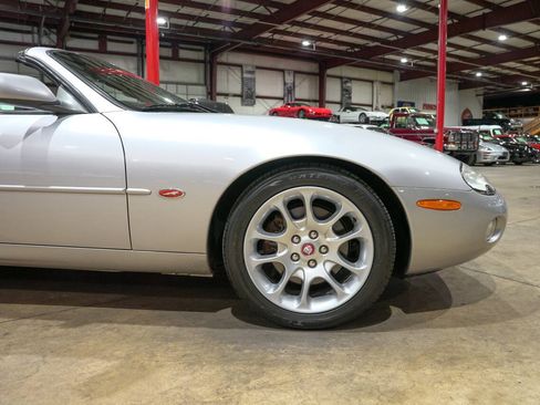 Used 2001 Jaguar XK8 Convertible RWD image 11