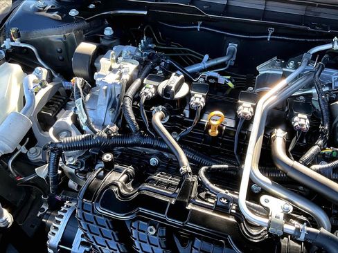 Used 2025 Nissan Altima 2.5 SV image 32