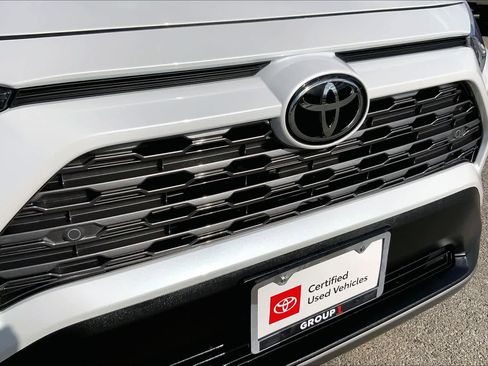Used 2025 Toyota RAV4 Limited image 28