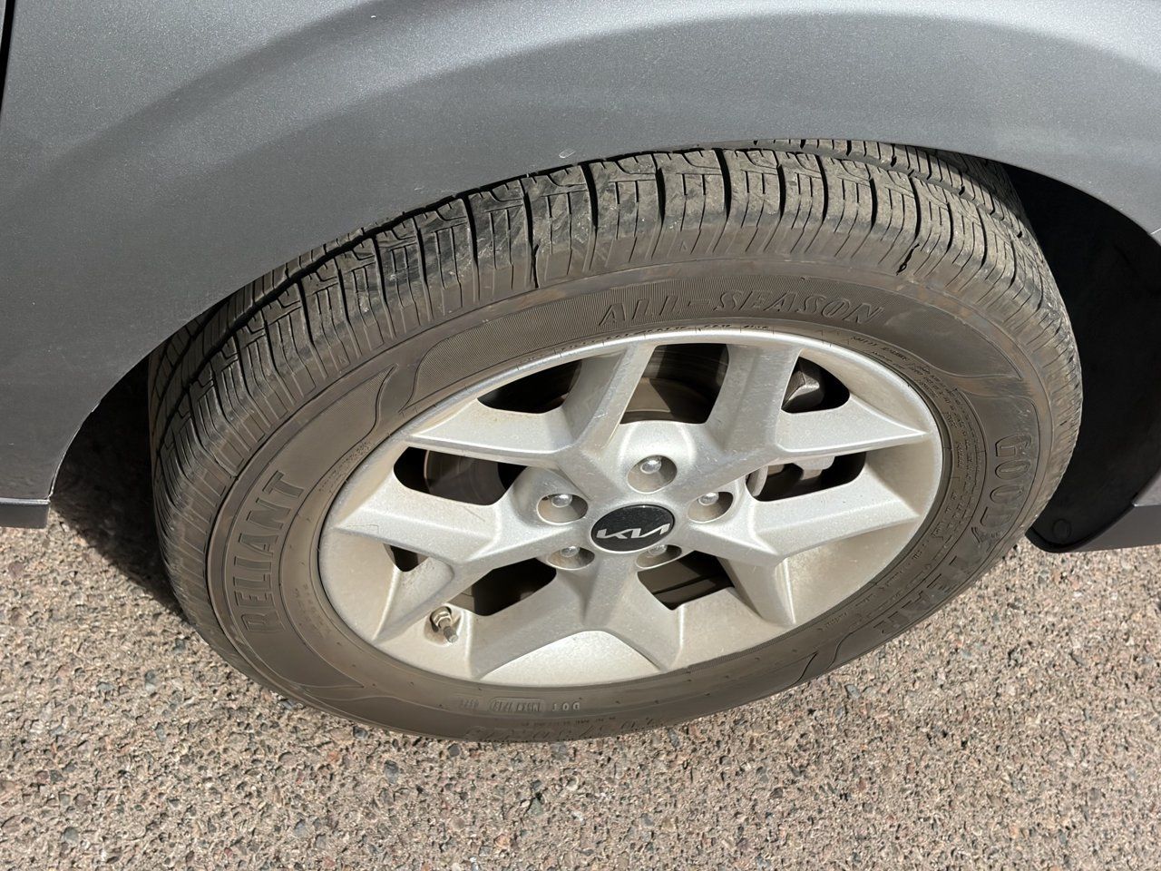 Certified 2025 Kia Soul LX w/ LX Technology Package FWD image 13