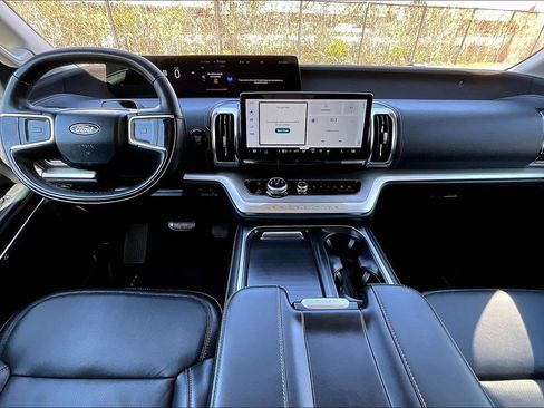 Used 2025 Ford Expedition Max Platinum image 20