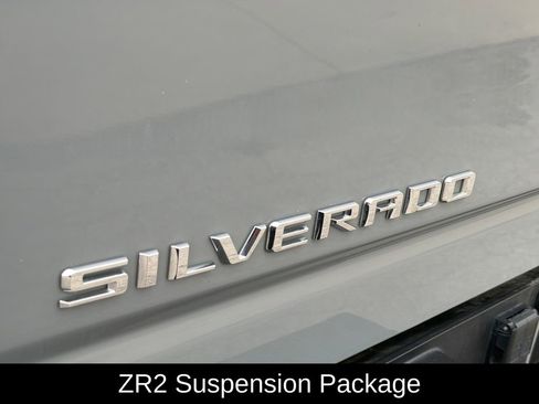 Used 2024 Chevrolet Silverado 2500 ZR2 w/ Technology Package AWD/4WD image 5