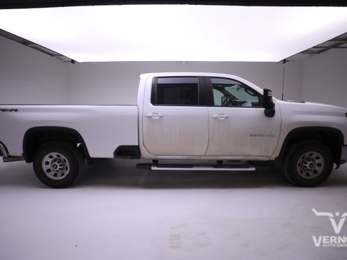 Used 2022 Chevrolet Silverado 2500 LT w/ Convenience Package image 5