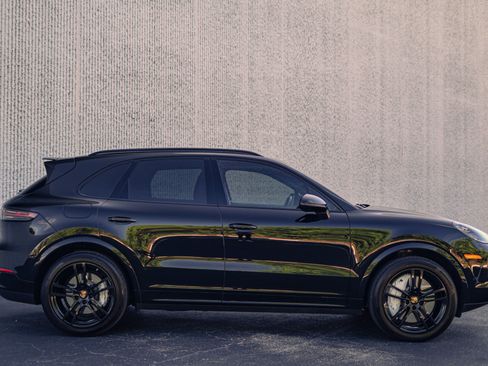 Used 2019 Porsche Cayenne Turbo AWD/4WD image 7