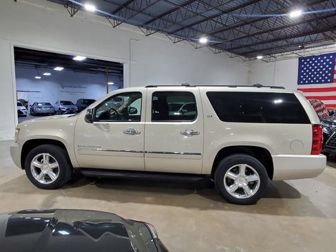 Used 2011 Chevrolet Suburban LTZ AWD/4WD image 13