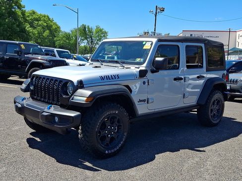 Used 2023 Jeep Wrangler Unlimited w/ Cold Weather Group AWD/4WD image 3