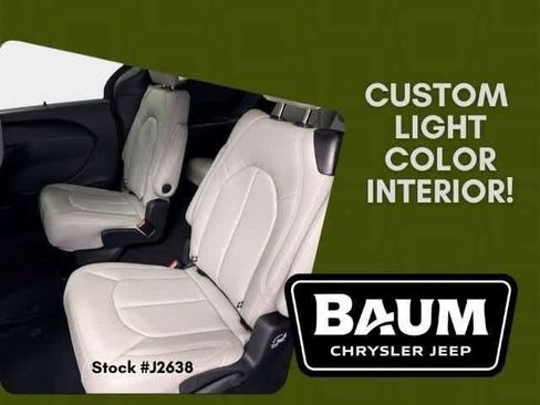New 2026 Chrysler Pacifica Select FWD image 3