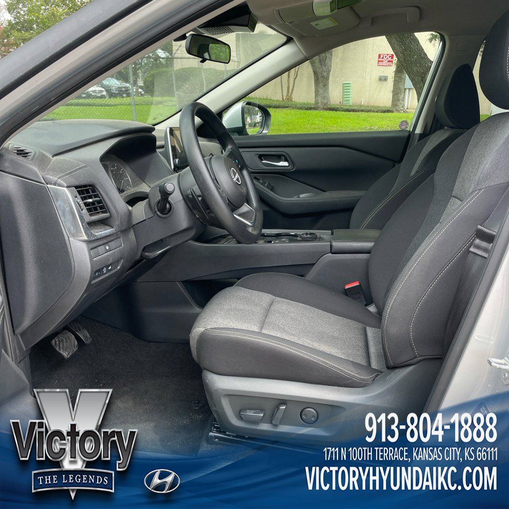 Used 2024 Nissan Rogue SV AWD/4WD image 11