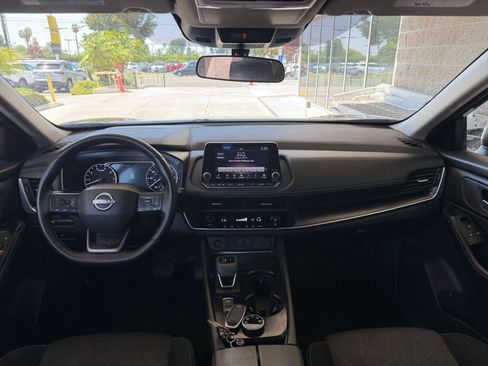 Used 2025 Nissan Rogue SV AWD/4WD image 35
