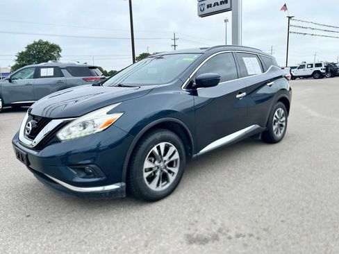 Used 2017 Nissan Murano SV FWD image 3