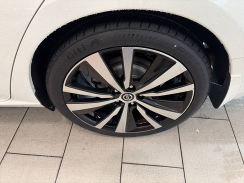 Used 2021 Nissan Altima 2.5 SR w/ SR Premium Package FWD image 10