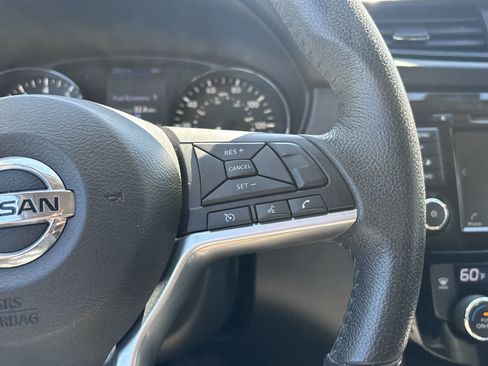 Used 2019 Nissan Rogue SV FWD image 15
