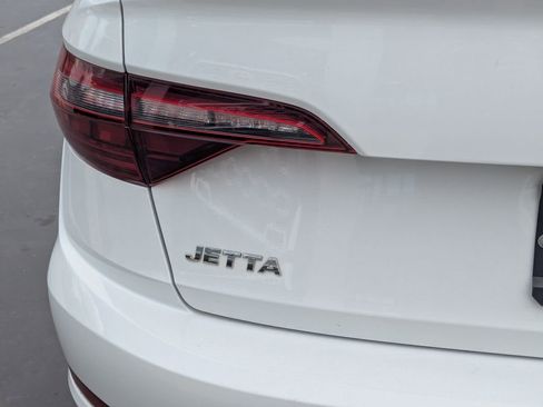 Used 2021 Volkswagen Jetta FWD image 5
