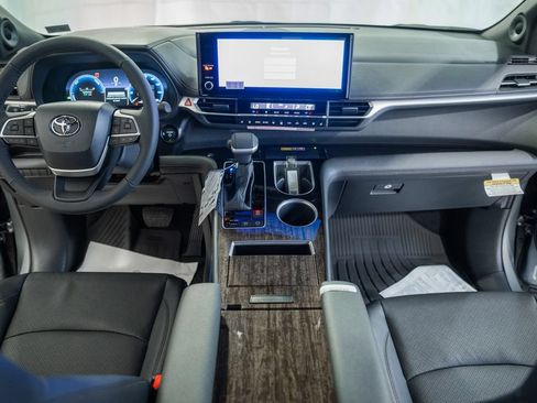 New 2026 Toyota Sienna Limited AWD/4WD image 21