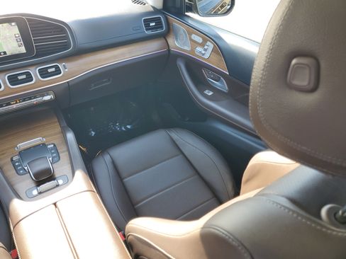 Used 2023 Mercedes-Benz GLS 450 4MATIC image 15