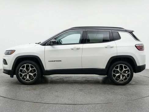Used 2025 Jeep Compass Limited AWD/4WD image 5