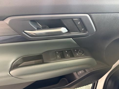 Used 2026 GMC Terrain AT4 AWD/4WD image 19