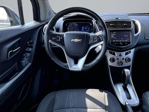 Used 2016 Chevrolet Trax LT w/ Sun And Sound Package FWD image 6