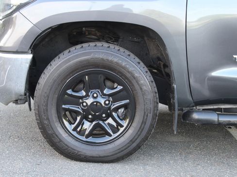Used 2018 Toyota Tundra SR5 AWD/4WD image 31