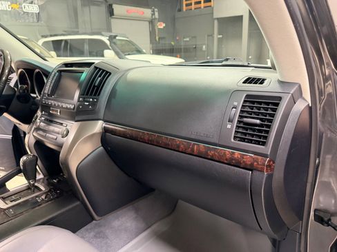 Used 2009 Toyota Land Cruiser image 22