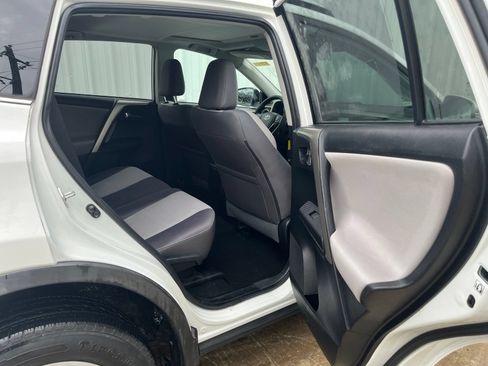 Used 2014 Toyota RAV4 XLE FWD image 14