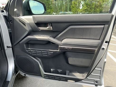 Used 2025 Toyota Tacoma TRD Sport w/ TRD Sport Upgrade Package image 13