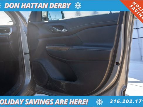 Used 2023 GMC Acadia SLE w/ Driver Convenience Package image 21