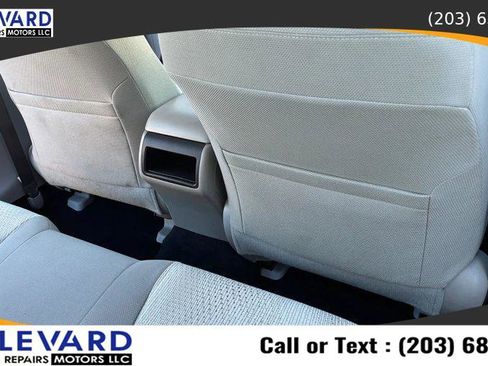 Used 2012 Toyota Camry L image 19