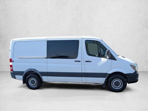 Used 2017 Mercedes-Benz Sprinter 2500 image 4