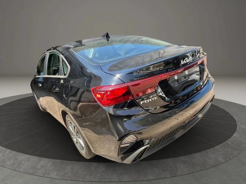 Used 2023 Kia Forte LXS w/ LXS Technology Package FWD image 7