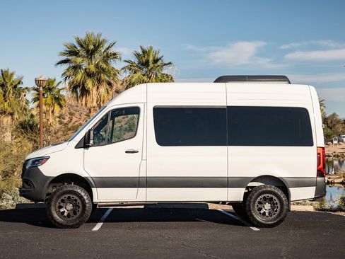 Used 2024 Mercedes-Benz Sprinter 2500 image 51