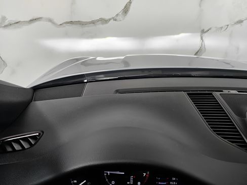 Used 2024 Porsche Macan Turbo image 23