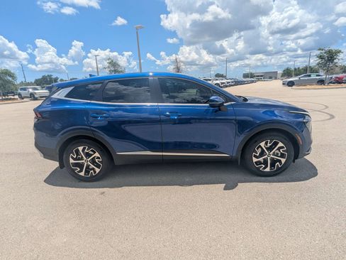 Certified 2024 Kia Sportage EX FWD image 4