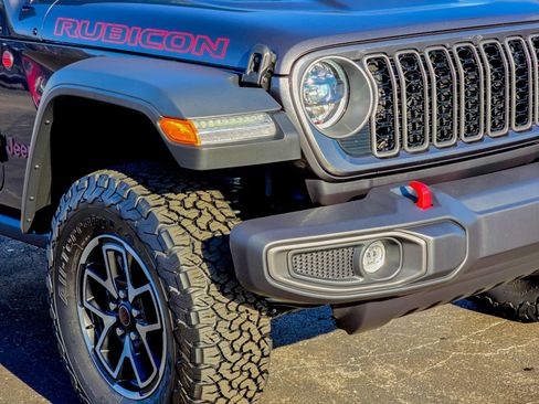Used 2025 Jeep Wrangler Rubicon image 5