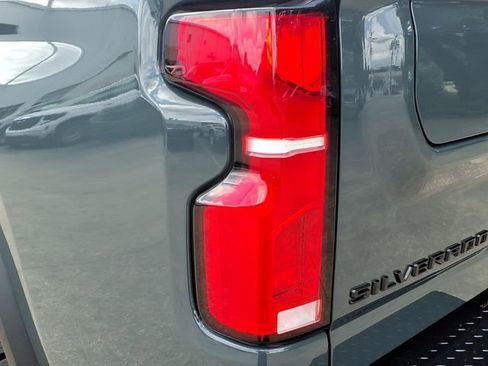 Used 2026 Chevrolet Silverado 2500 ZR2 w/ LPO, Dark Essentials Package AWD/4WD image 10