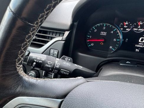 Used 2018 Chevrolet Suburban Premier AWD/4WD image 31
